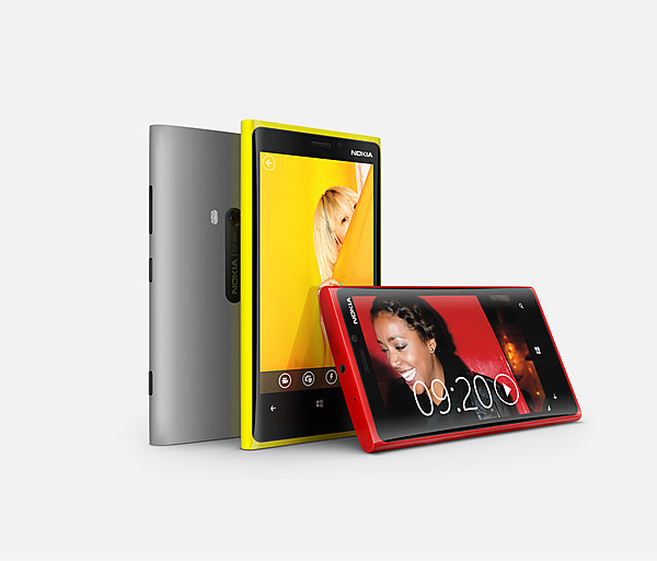 Nokia Lumia 920 คู่ชก iPhone 5 ตัวจริง : CPU Snapdragon S4 Dual-core 1.5GHz, กล้อง PureView 8 ล้านพิกเซล, Windows Phone 8 (video)
